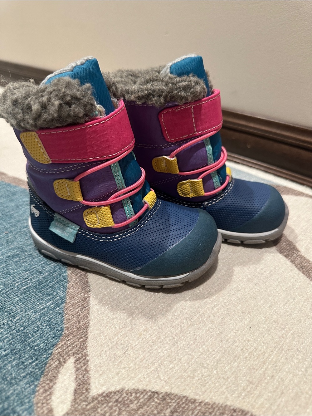See Kai Run ❄️ Toddler Girls Insulated Waterproof Winter Boots Fur Collar SIZE 6